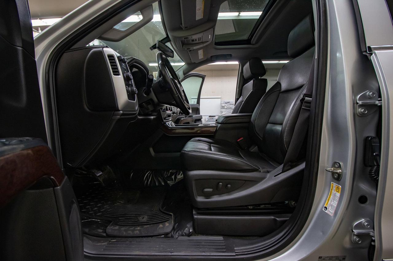 2015 GMC Sierra 2500HD 4x4 Crew Cab SLT Z71 Diesel Leather Roof Nav Red Deer AB