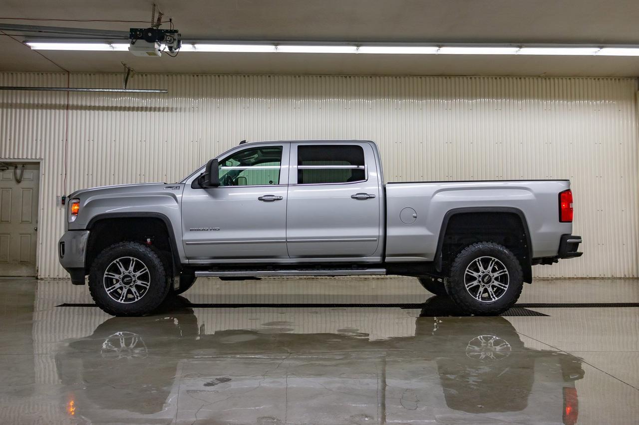 2015 GMC Sierra 2500HD 4x4 Crew Cab SLT Z71 Diesel Leather Roof Nav Red Deer AB