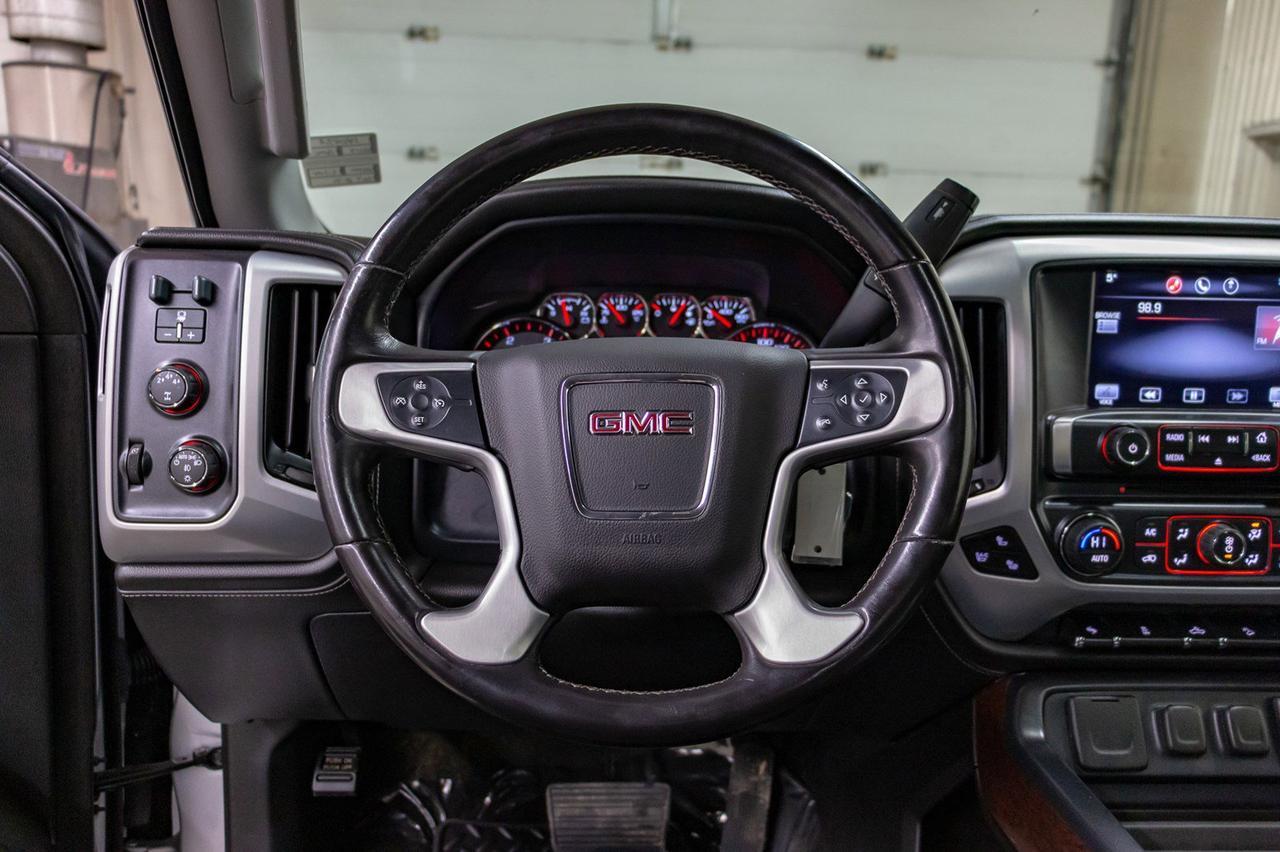 2015 GMC Sierra 2500HD 4x4 Crew Cab SLT Z71 Diesel Leather Roof Nav Red Deer AB