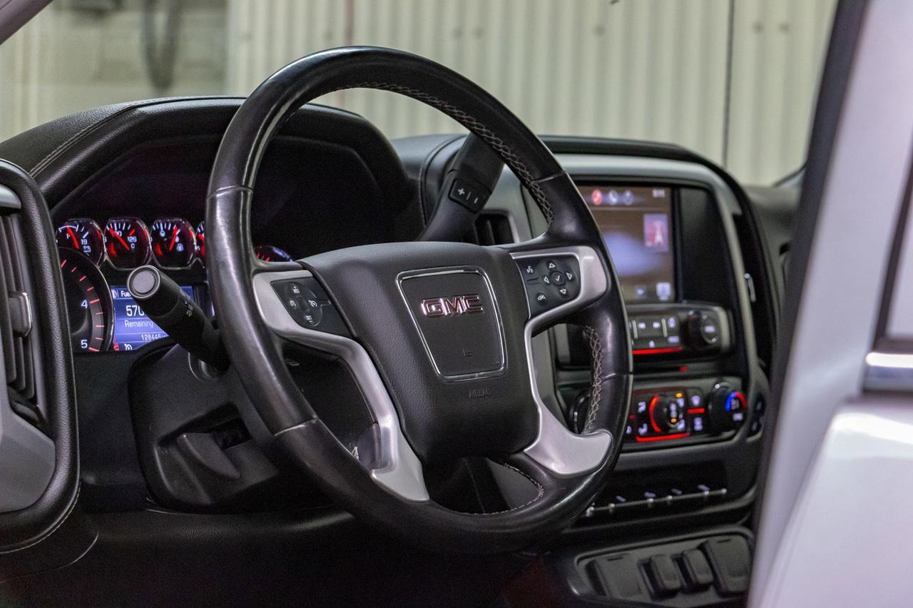 2015 GMC Sierra 2500HD 4x4 Crew Cab SLT Z71 Diesel Leather Roof Nav Red Deer AB