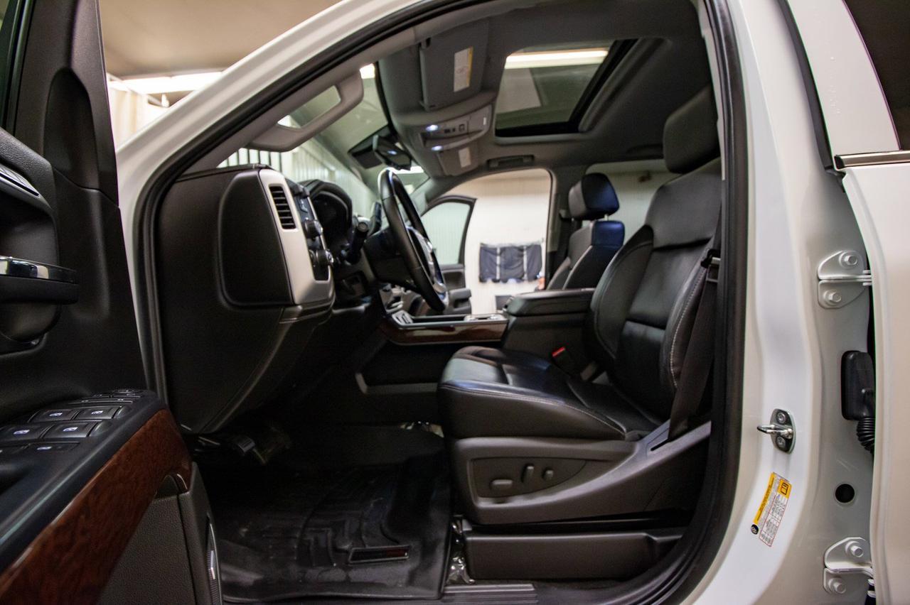 2015 GMC Sierra 2500HD 4x4 Crew Cab SLT Z71 Diesel Leather Roof Red Deer AB