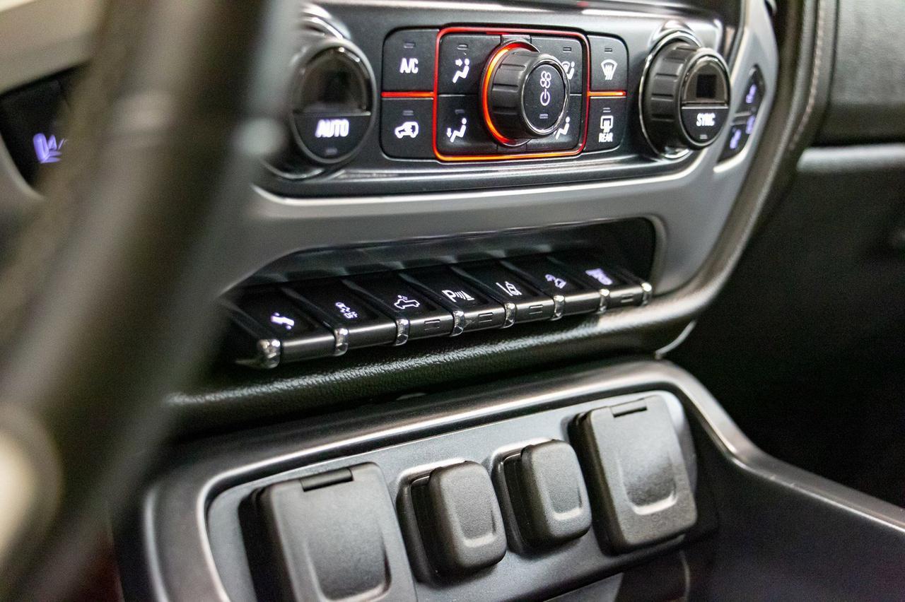 2015 GMC Sierra 2500HD 4x4 Crew Cab SLT Z71 Diesel Leather Roof Red Deer AB