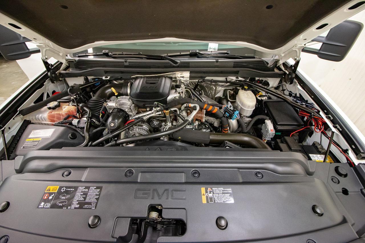 2015 GMC Sierra 2500HD 4x4 Crew Cab SLT Z71 Diesel Leather Roof Red Deer AB