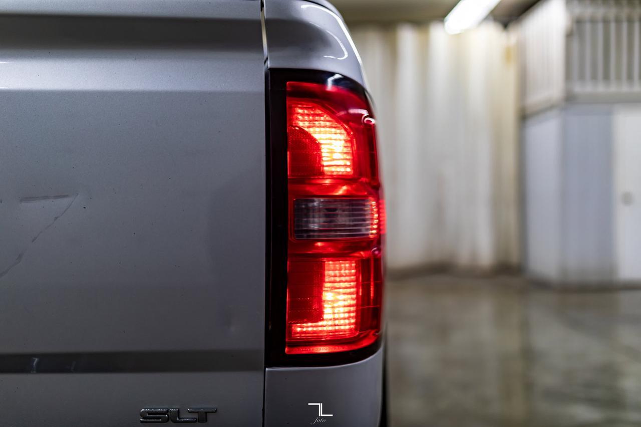 2015 GMC Sierra 2500HD 4x4 Crew Cab SLT Z71 Leather BCam Red Deer AB