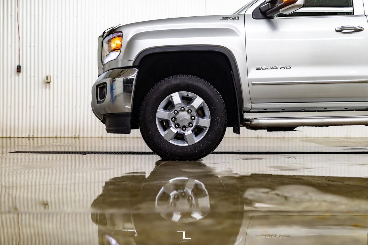 2015 GMC Sierra 2500HD 4x4 Crew Cab SLT Z71 Leather BCam Red Deer AB