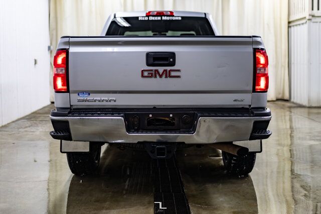 2015 GMC Sierra 2500HD 4x4 Crew Cab SLT Z71 Leather BCam Red Deer AB