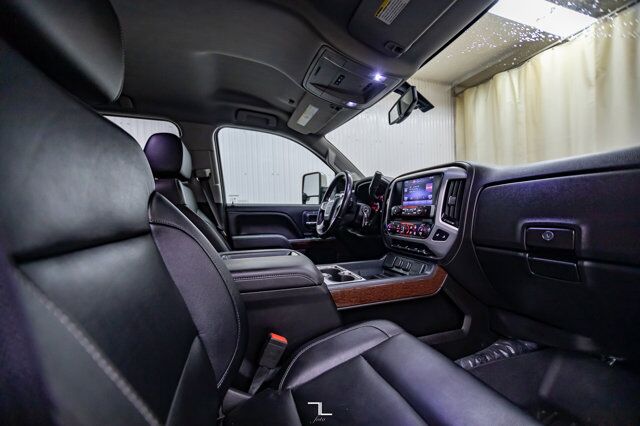 2015 GMC Sierra 2500HD 4x4 Crew Cab SLT Z71 Leather BCam Red Deer AB