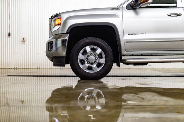 2015 GMC Sierra 2500HD 4x4 Crew Cab SLT Z71 Leather BCam Red Deer AB