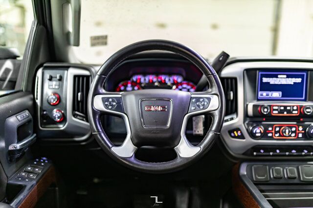 2015 GMC Sierra 2500HD 4x4 Crew Cab SLT Z71 Leather BCam Red Deer AB