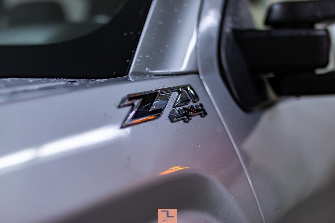 2015 GMC Sierra 2500HD 4x4 Crew Cab SLT Z71 Leather Roof Nav BCam Red Deer AB