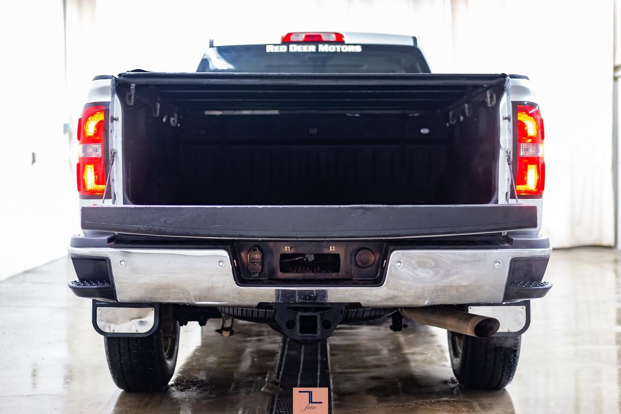 2015 GMC Sierra 2500HD 4x4 Crew Cab SLT Z71 Leather Roof Nav BCam Red Deer AB