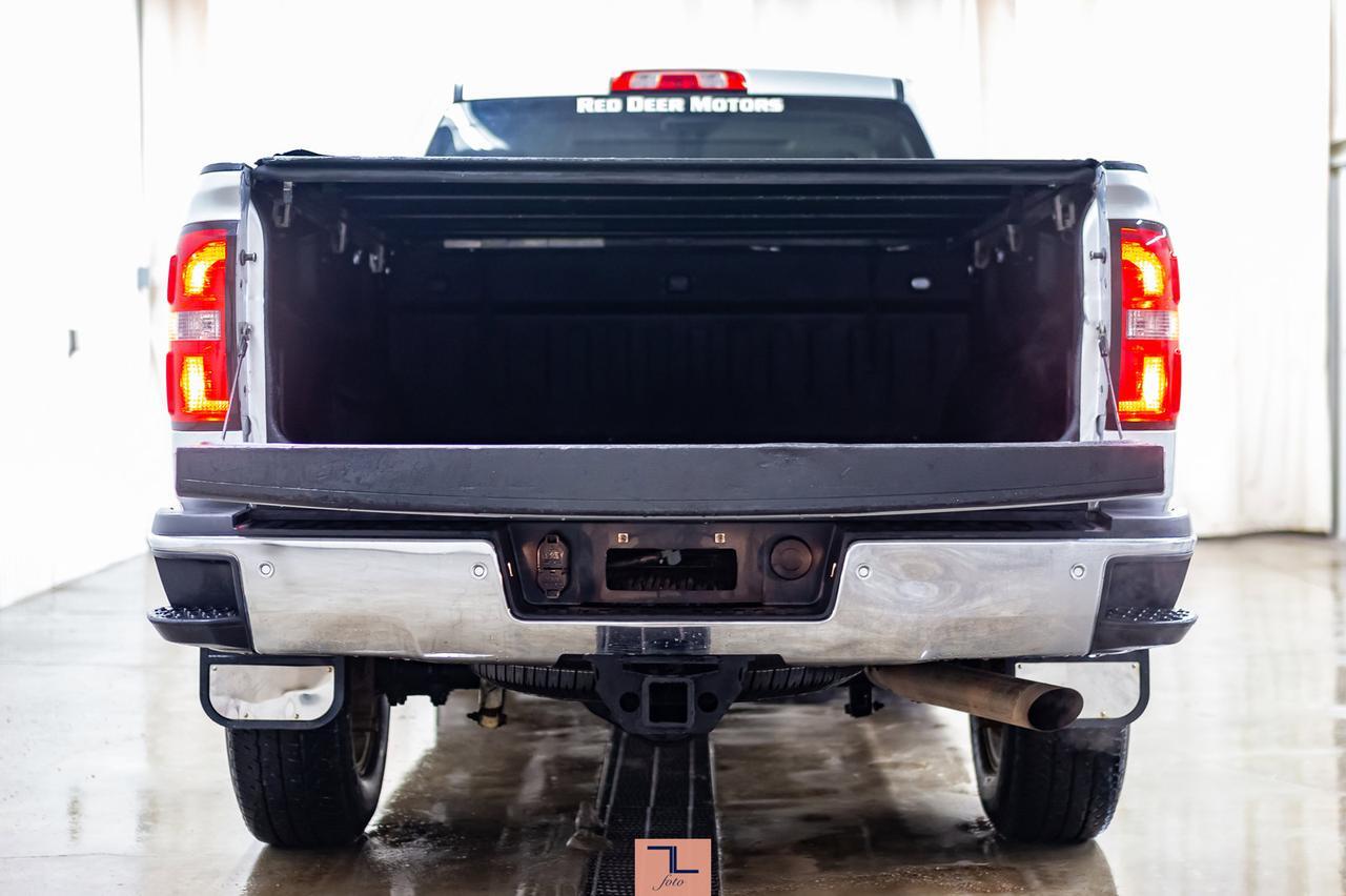 2015 GMC Sierra 2500HD 4x4 Crew Cab SLT Z71 Leather Roof Nav BCam Red Deer AB