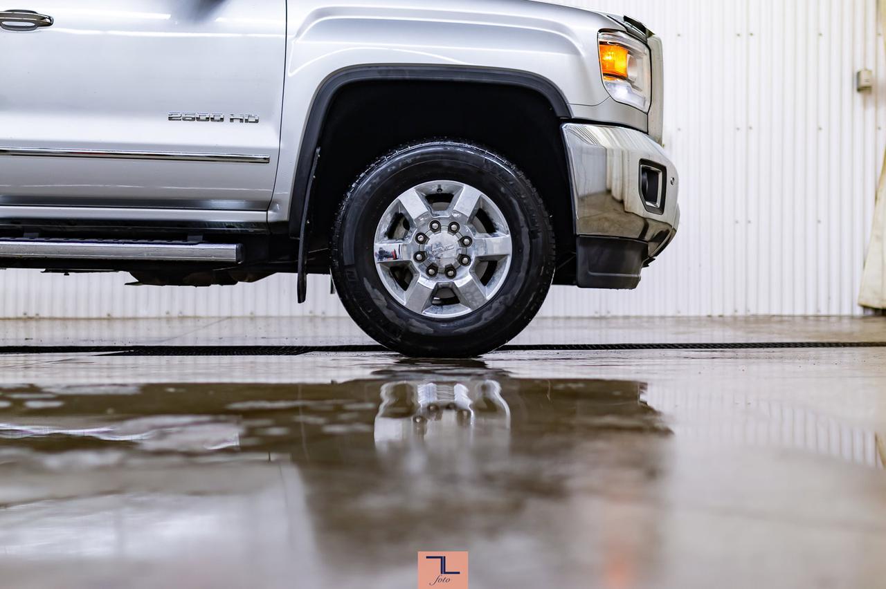 2015 GMC Sierra 2500HD 4x4 Crew Cab SLT Z71 Leather Roof Nav BCam Red Deer AB