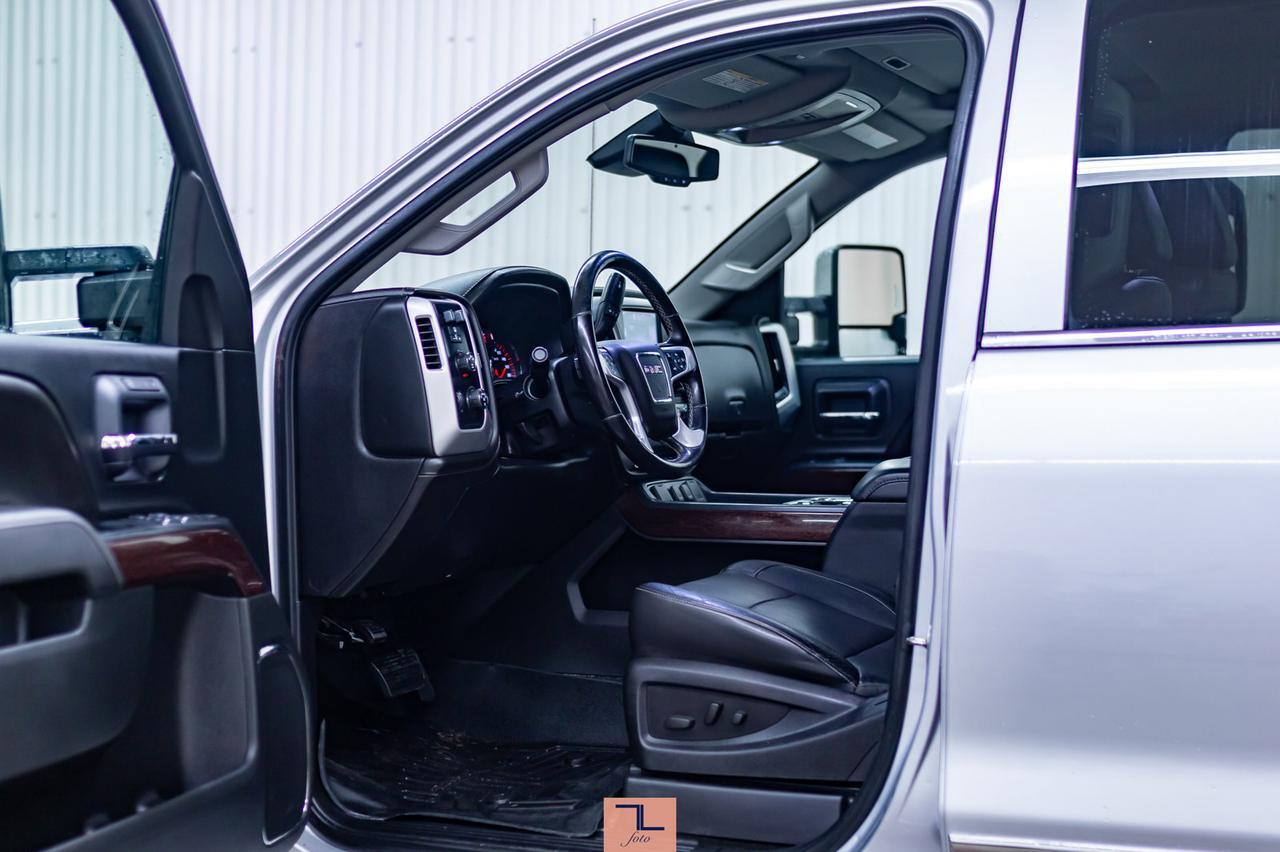 2015 GMC Sierra 2500HD 4x4 Crew Cab SLT Z71 Leather Roof Nav BCam Red Deer AB