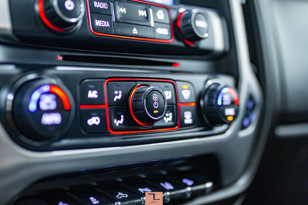 2015 GMC Sierra 2500HD 4x4 Crew Cab SLT Z71 Leather Roof Nav BCam Red Deer AB