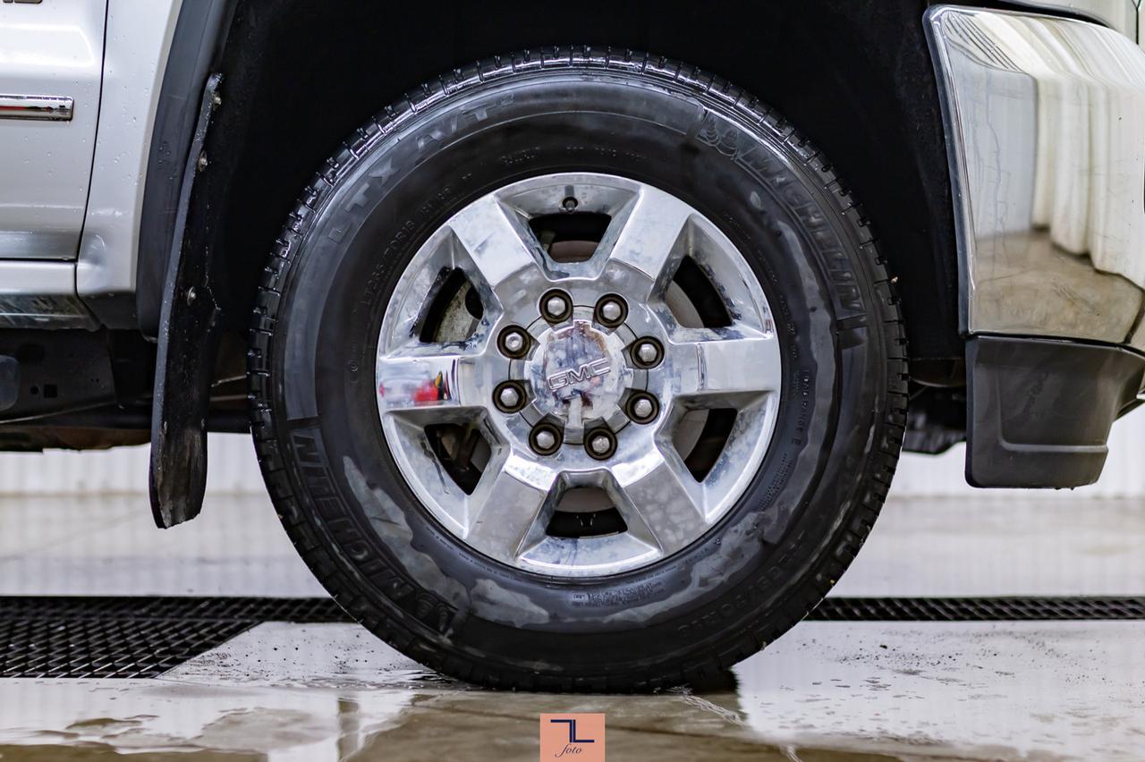 2015 GMC Sierra 2500HD 4x4 Crew Cab SLT Z71 Leather Roof Nav BCam Red Deer AB