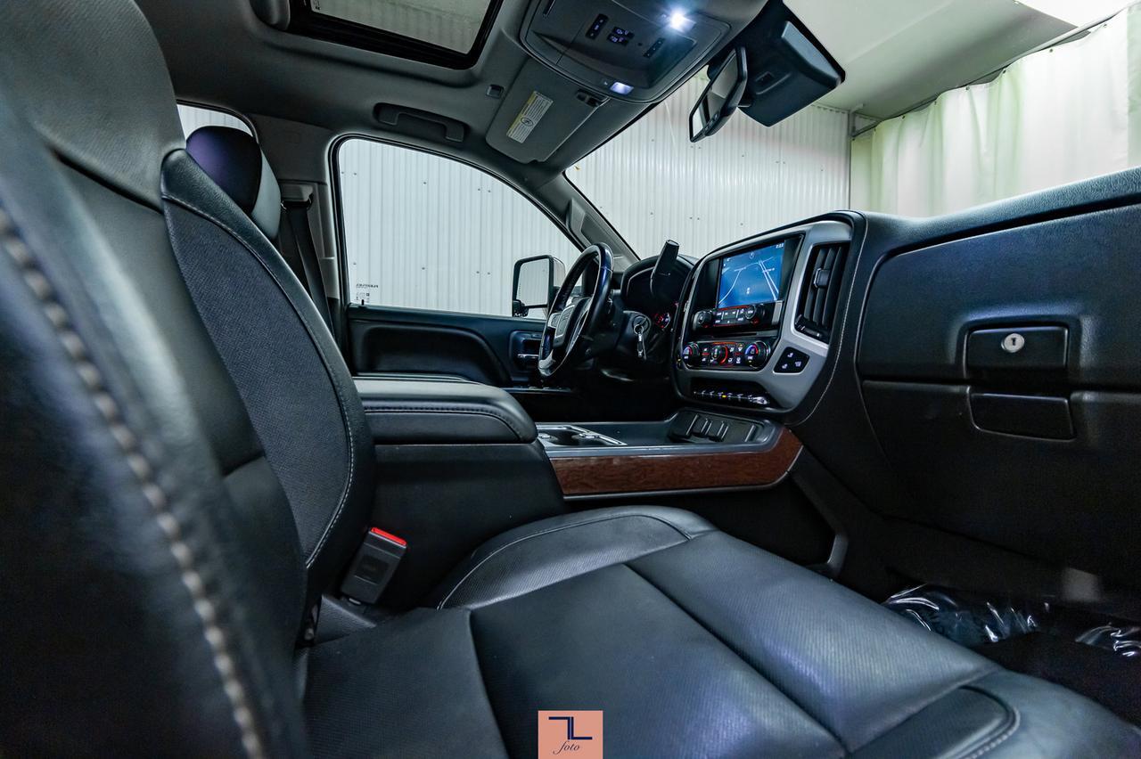 2015 GMC Sierra 2500HD 4x4 Crew Cab SLT Z71 Leather Roof Nav BCam Red Deer AB