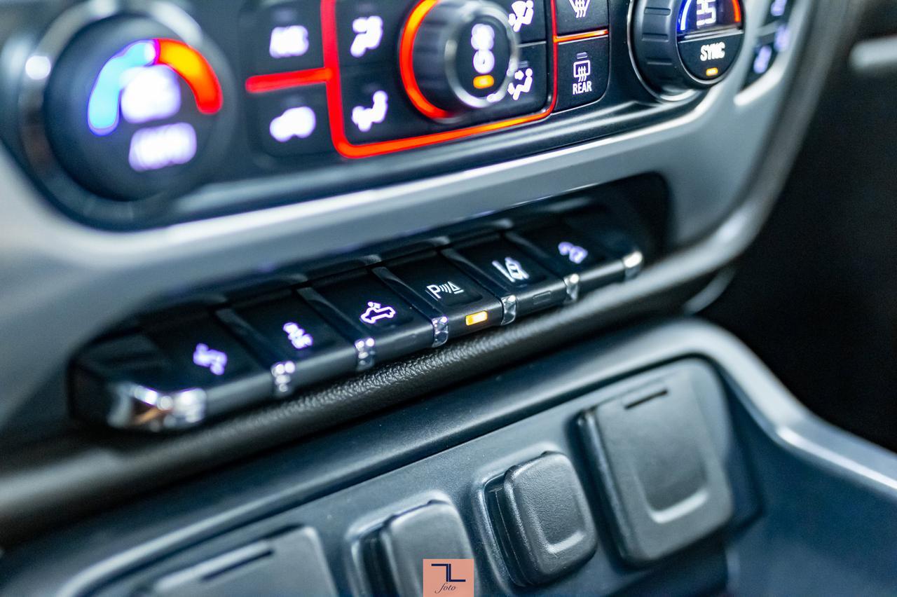 2015 GMC Sierra 2500HD 4x4 Crew Cab SLT Z71 Leather Roof Nav BCam Red Deer AB