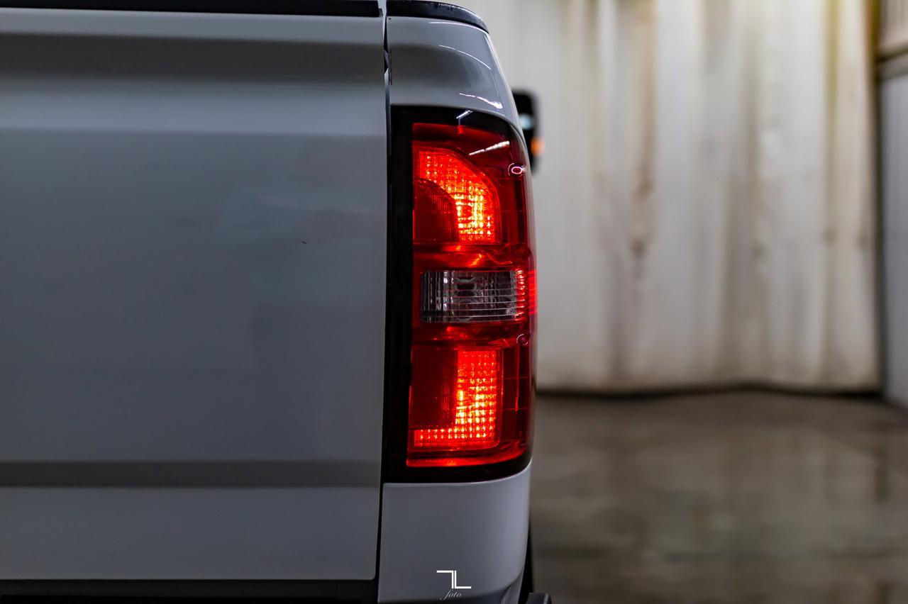 2015 GMC Sierra 2500HD 4x4 Reg Cab WT Longbox Red Deer AB