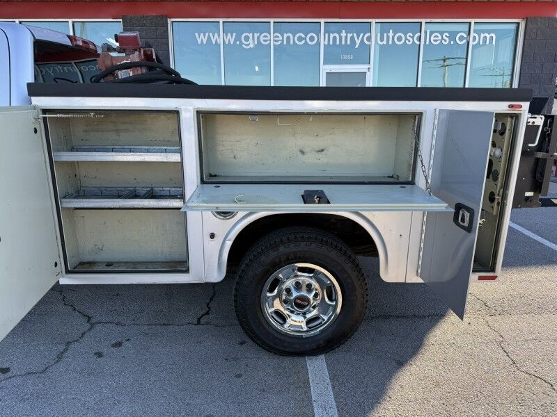 2015 GMC Sierra 2500HD 4x4 Utility Collinsville OK