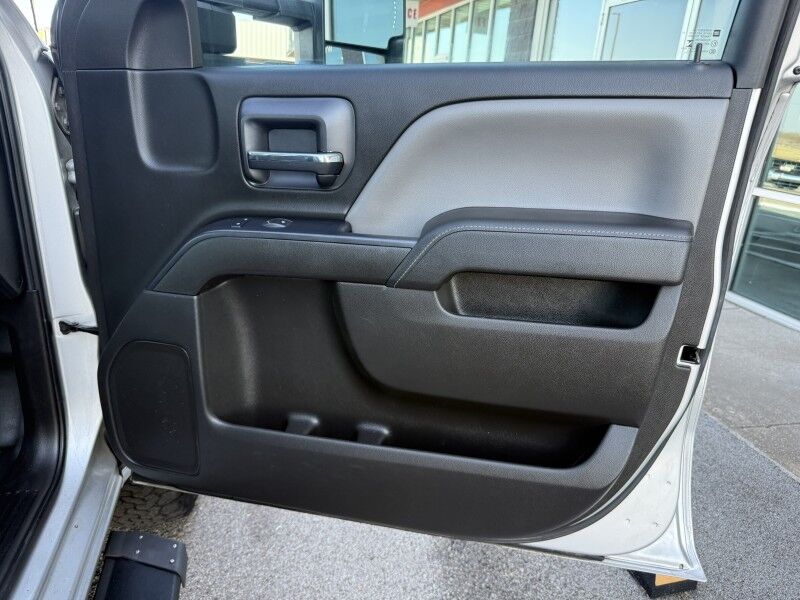 2015 GMC Sierra 2500HD Cab & Chasssis Collinsville OK