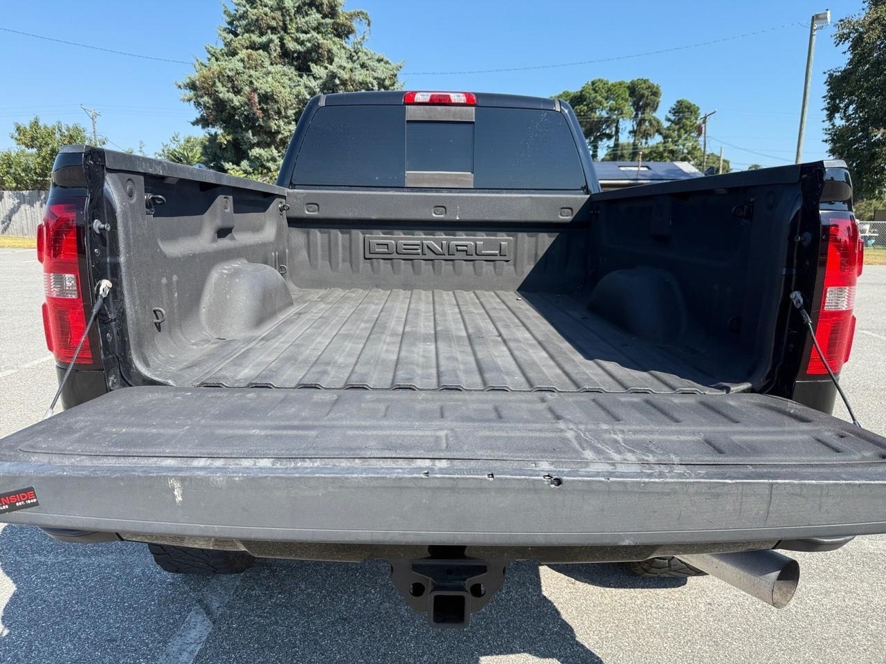 2015 GMC Sierra 2500HD Denali, BLUETOOTH, UNIVERSAL GARAGE DOOR OPENER, SUNROOF, RUNNING BOARDS, POWERED SLIDING REAR WINDOW, BACKUP CAMERA, TOW PACKAGE, HEATED STEERING WHEEL, HEATED AND VENTILATED FRONT SEATS, TRUCKS THIS CLEAN DONT LAST LONG COME AND TEST DRIVE THIS DEN Norfolk VA