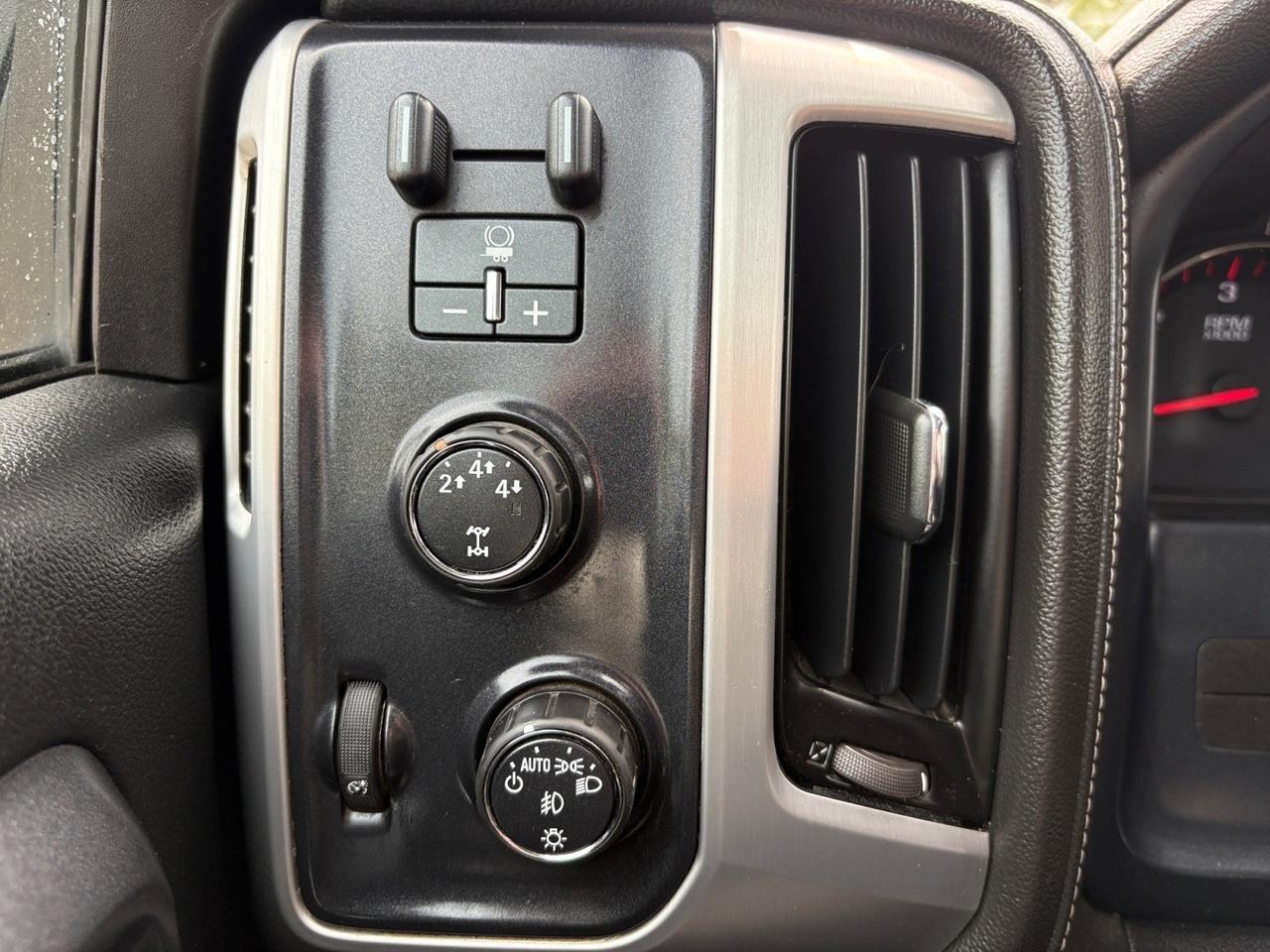 2015 GMC Sierra 2500HD SLE, KNAPHEIDE WORK UTILITY BED, EXTERNAL CARGO COMPARTMENTS, TOW PACKAGE WITH HITCH, BACKUP CAMERA, REMOTE START, NAVIGATION WITH APPLE CARPLAY/ANDROID AUTO, HEATED SEATS, LOW MILEAGE, ONLY 1 OWNER, CLEAN CARFAX, GET TO WORK IN THIS GMC! Virginia Beach VA