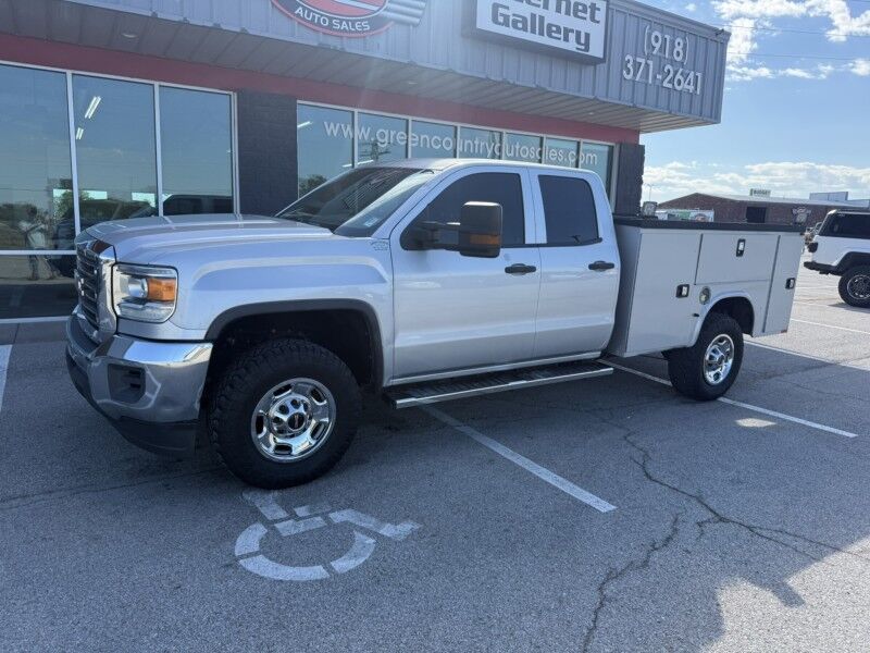 2015 GMC Sierra 2500HD Utility w/ Tommy Gate