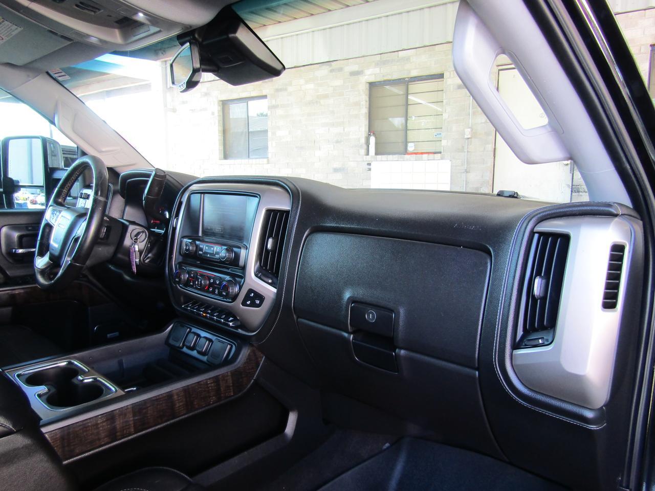 2015 GMC Sierra 2500HD available WiFi 4WD Crew Cab 153.7 Denali Grand Prairie TX