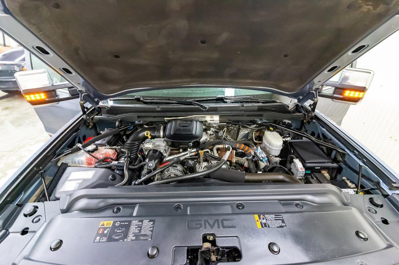 2015 GMC Sierra 3500HD 4x4 Crew Cab SLT Z71 Diesel DEF Delete Level Kit Red Deer AB