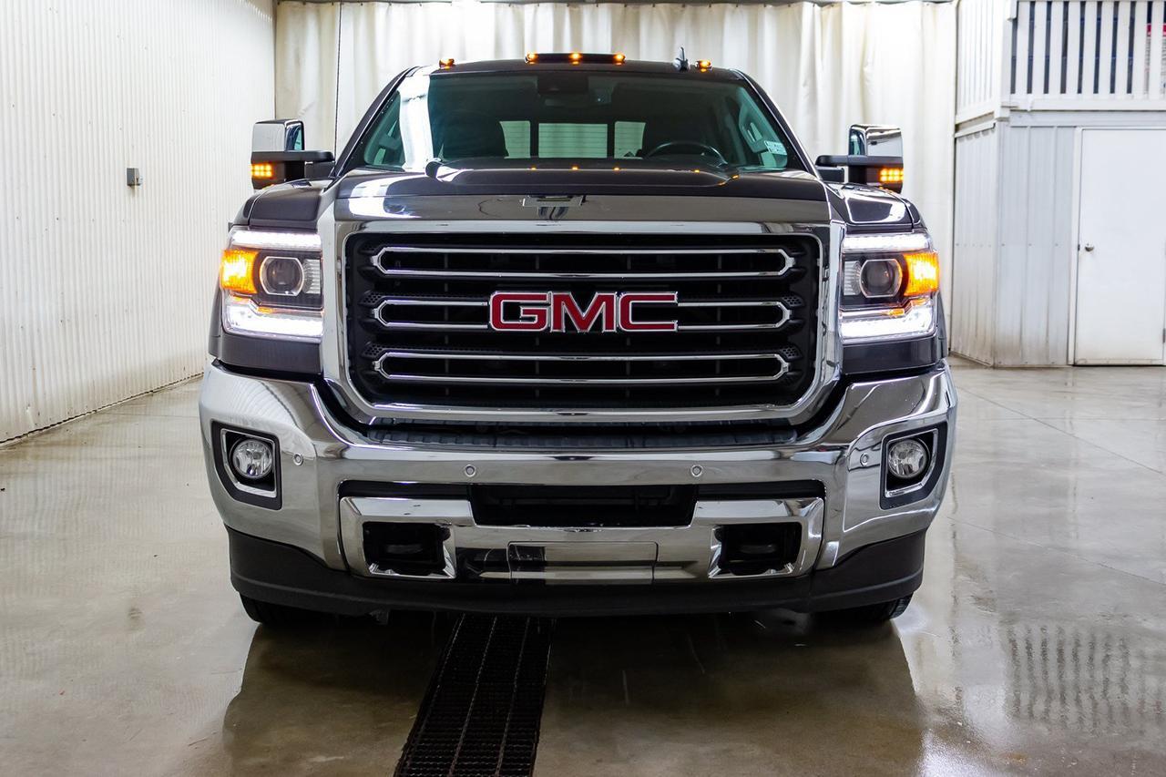 2015 GMC Sierra 3500HD 4x4 Double Cab SLT Dually Leather Nav Red Deer AB