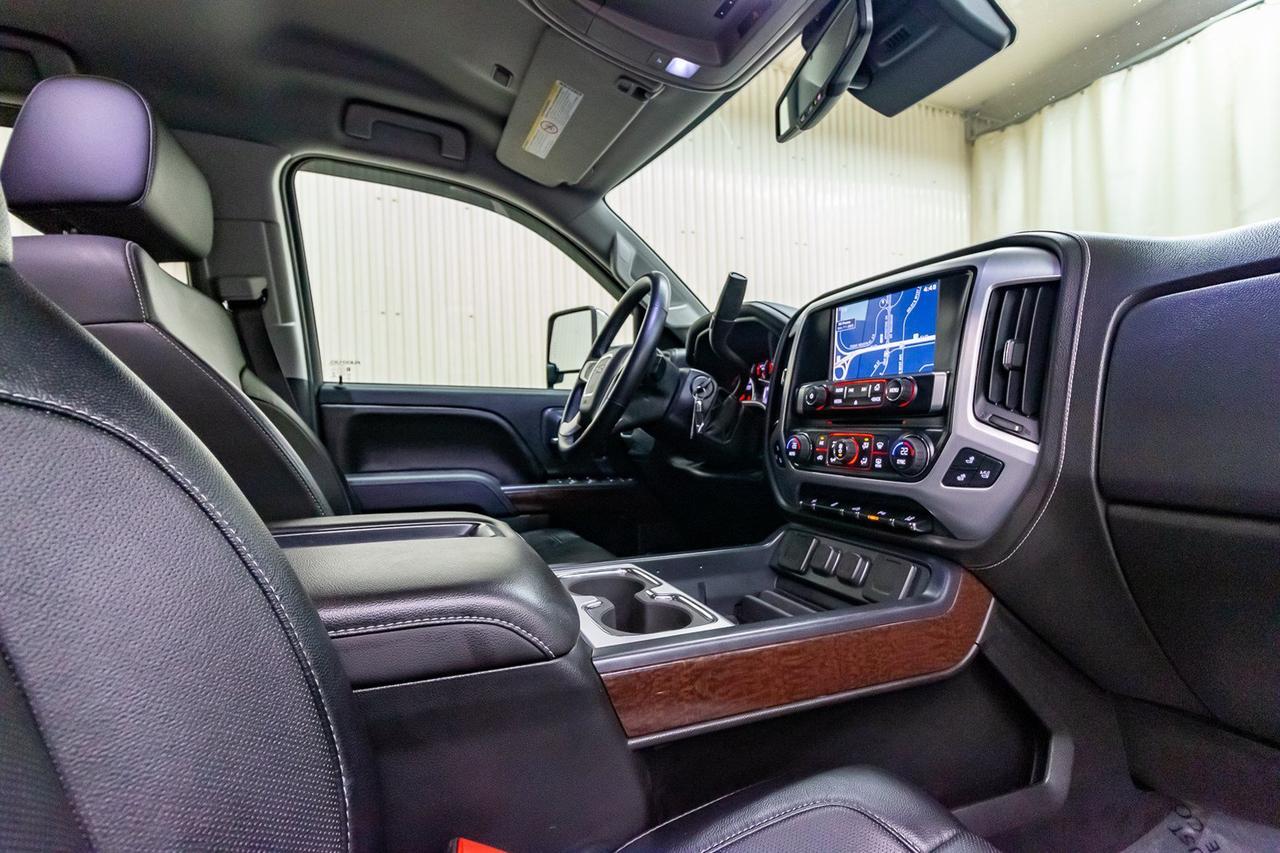 2015 GMC Sierra 3500HD 4x4 Double Cab SLT Dually Leather Nav Red Deer AB