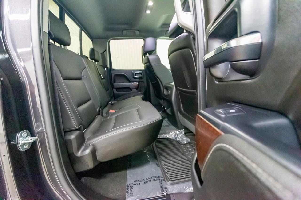 2015 GMC Sierra 3500HD 4x4 Double Cab SLT Dually Leather Nav Red Deer AB