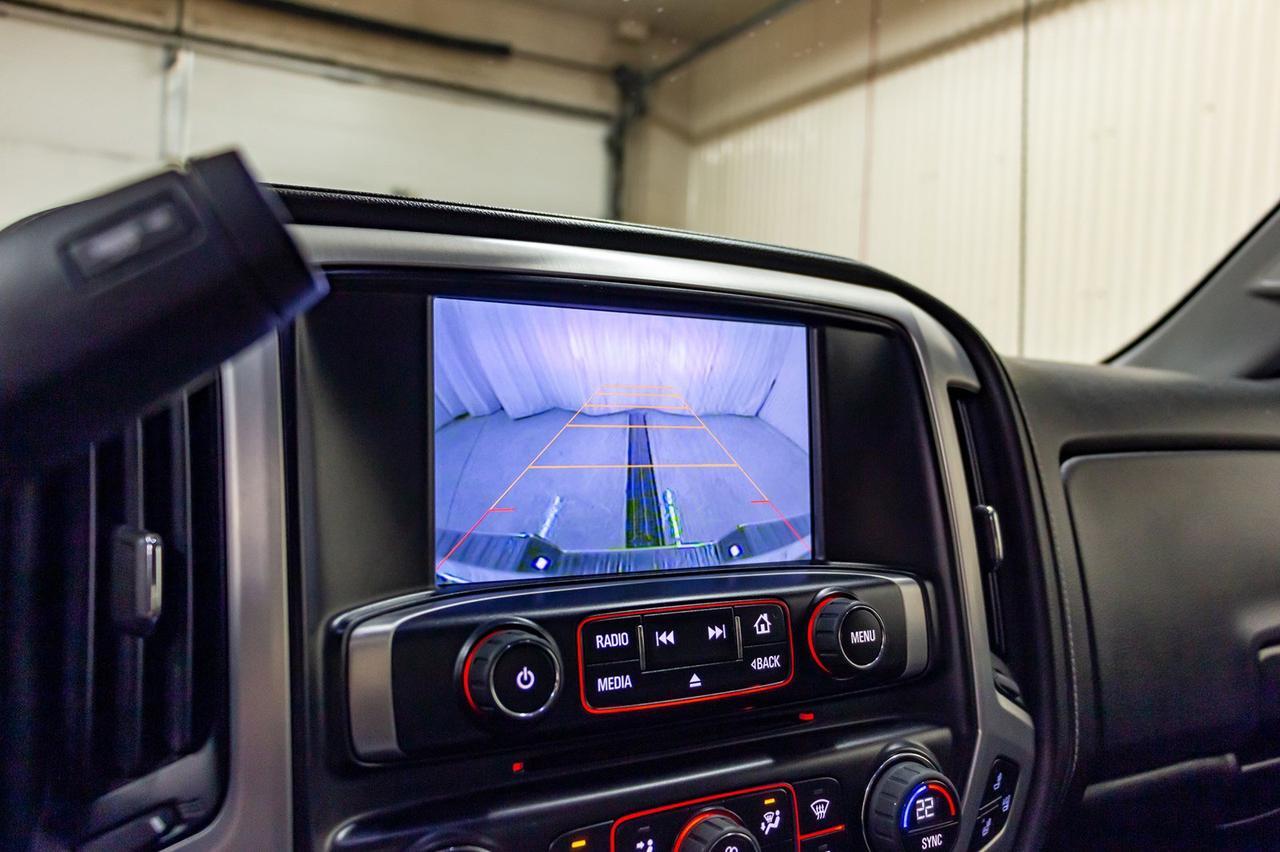 2015 GMC Sierra 3500HD 4x4 Double Cab SLT Dually Red Deer AB