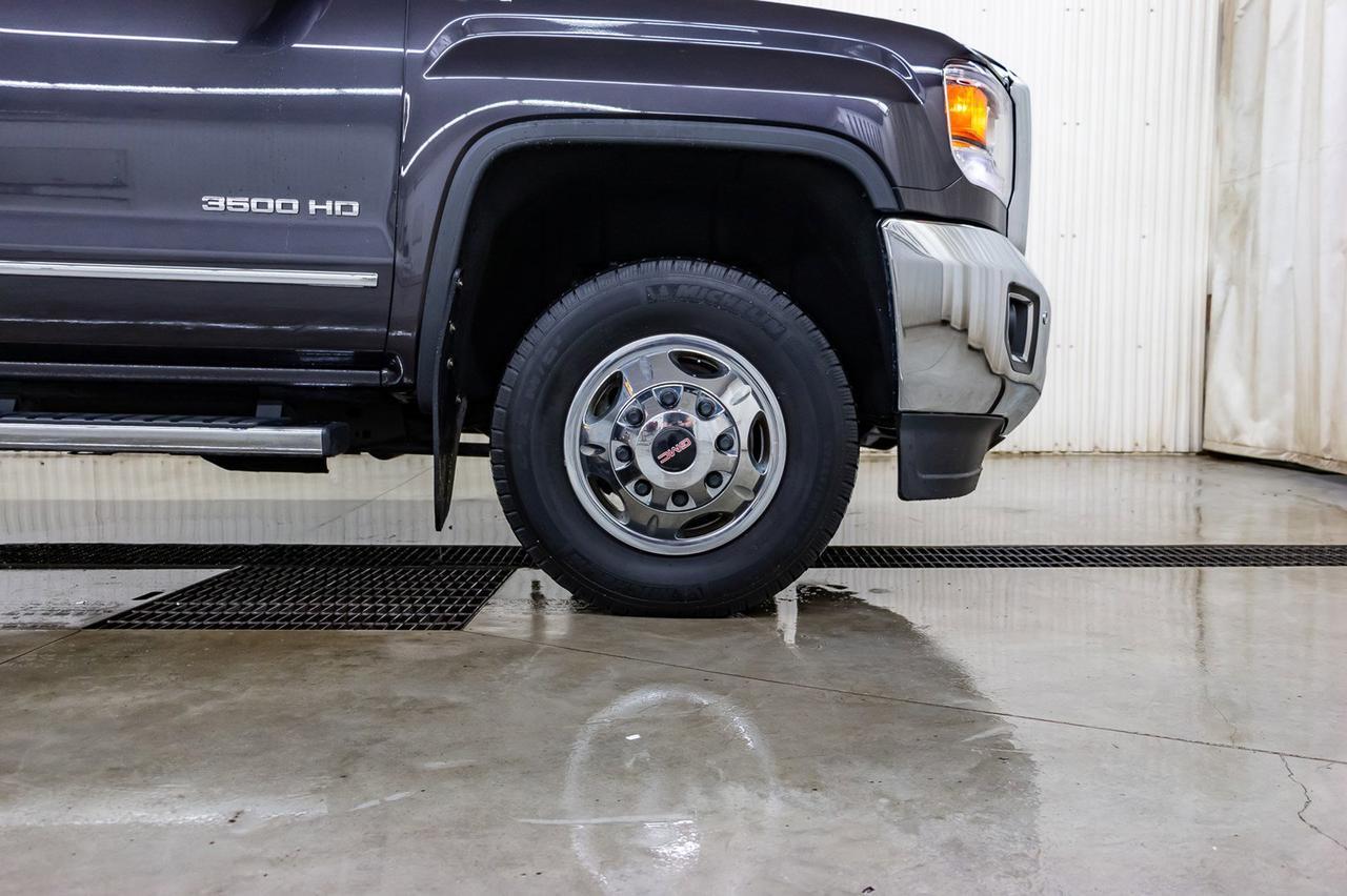 2015 GMC Sierra 3500HD 4x4 Double Cab SLT Dually Red Deer AB