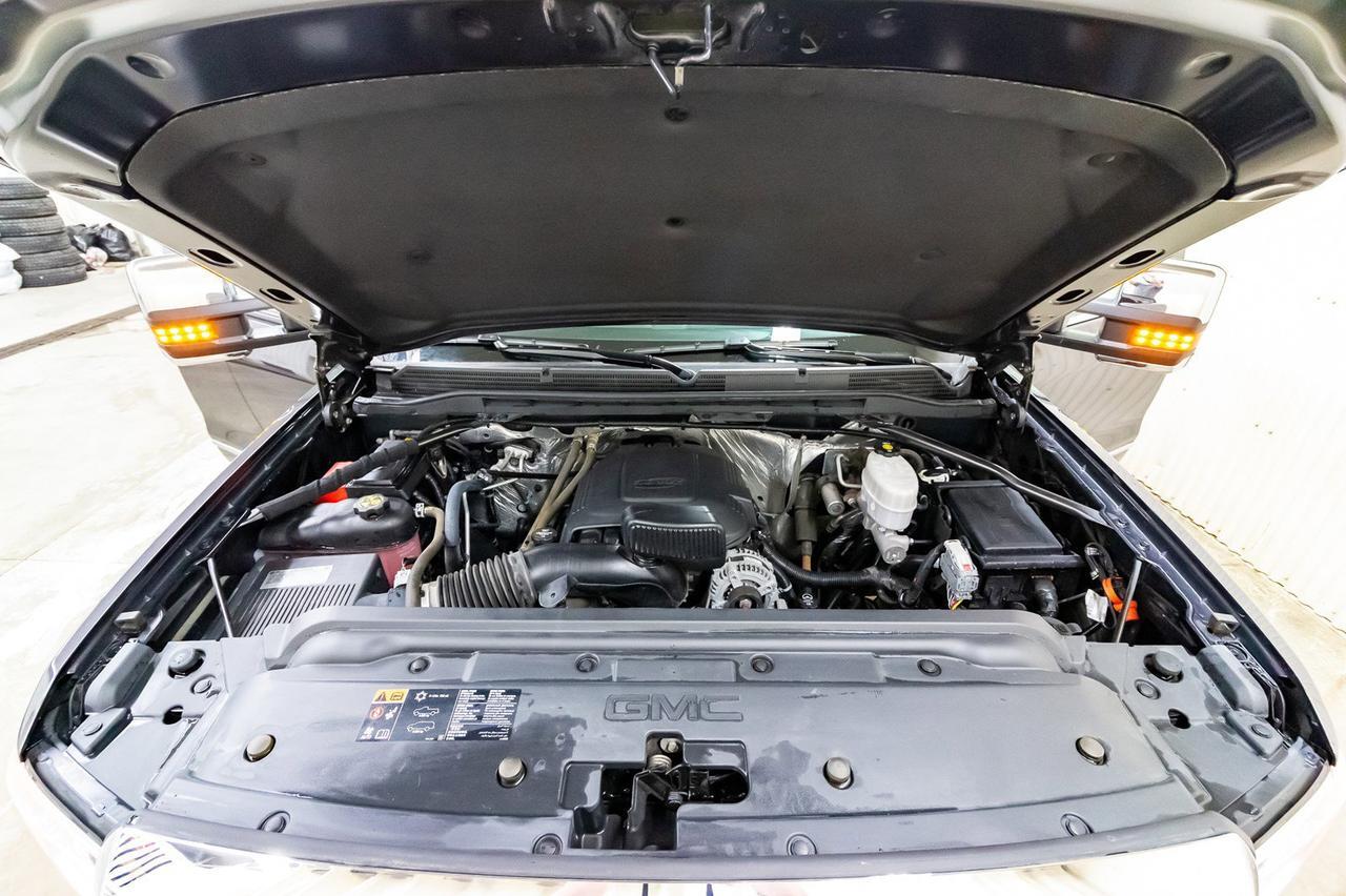 2015 GMC Sierra 3500HD 4x4 Double Cab SLT Dually Red Deer AB