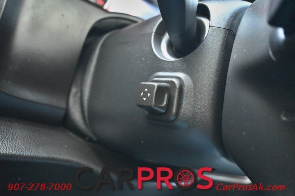 2015 GMC Yukon SLT - 5.3L V8 - 4X4 - Heated & Cooled Leather Seats - Heated Steering Wheel - 2nd Row Heated Bucket Seats - 3rd Row Seating - Navigation - Bluetooth - Sunroof - Tow Package Anchorage AK