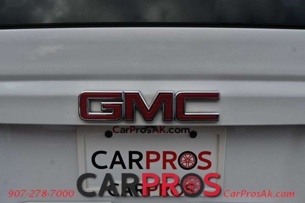 2015 GMC Yukon SLT - 5.3L V8 - 4X4 - Heated & Cooled Leather Seats - Heated Steering Wheel - 2nd Row Heated Bucket Seats - 3rd Row Seating - Navigation - Bluetooth - Sunroof - Tow Package Anchorage AK