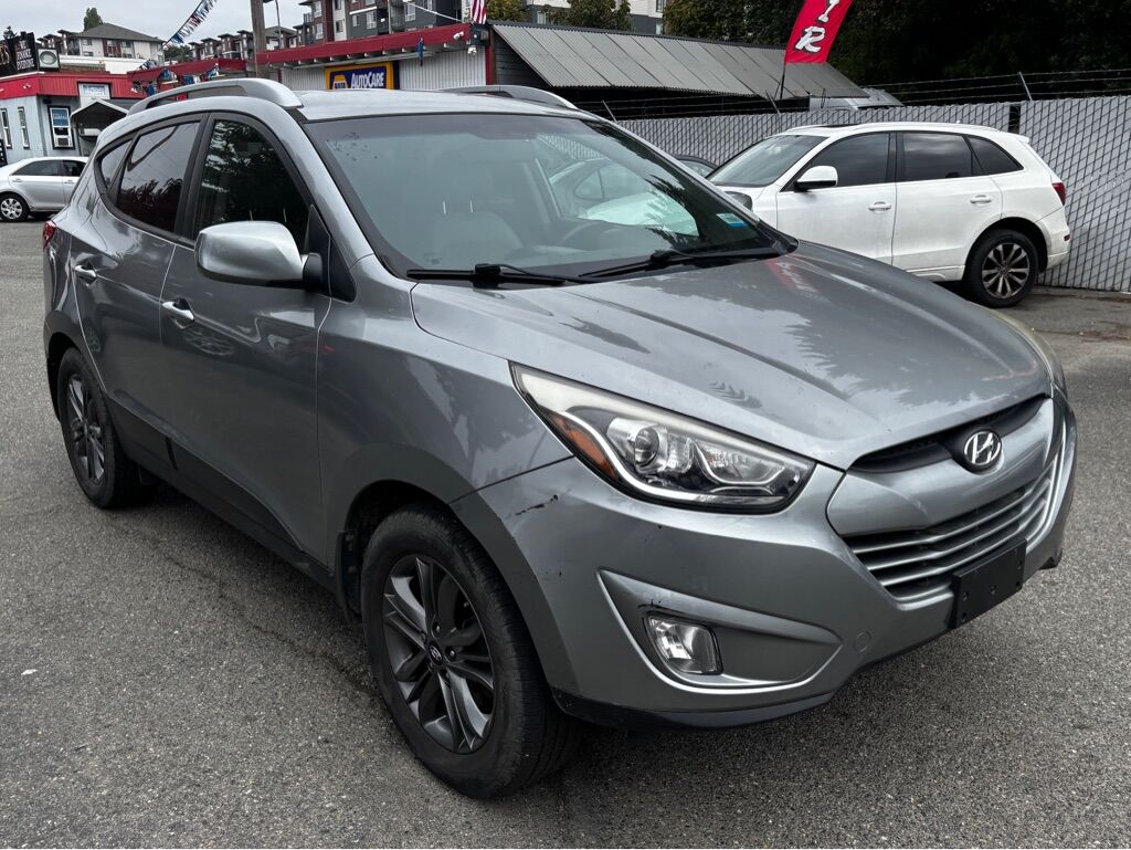 2015 HYUNDAI TUCSON SE