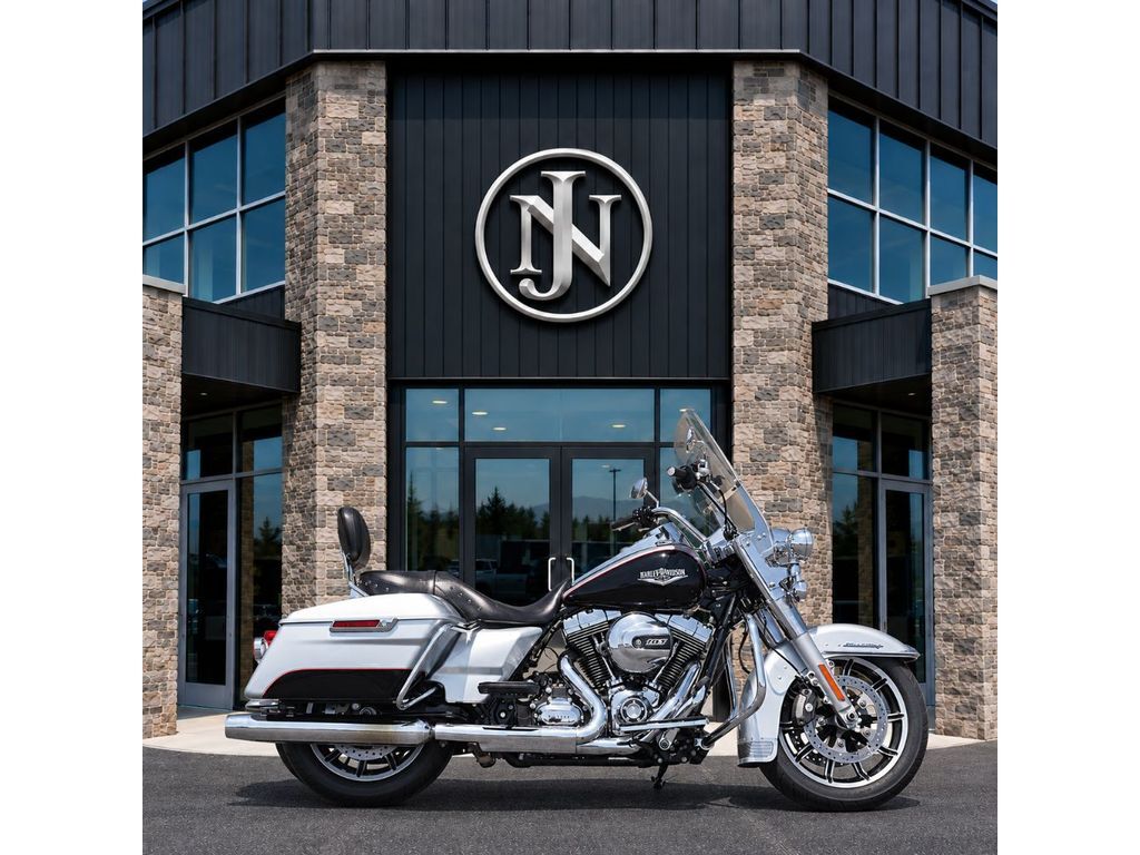 2015 Harley-Davidson FLHR Road King