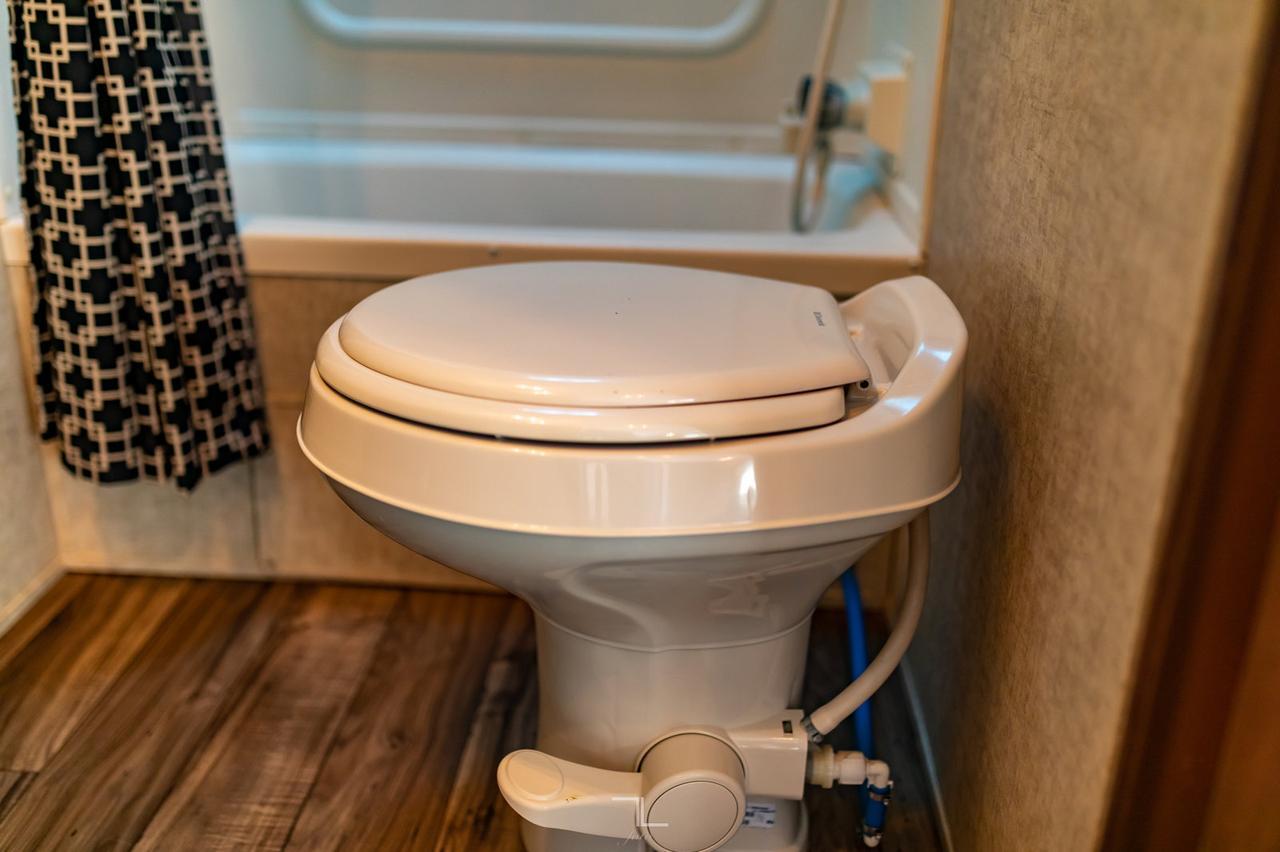 2015 Heartland Prowler Lynx 27LX Solar Panels Slideout Red Deer AB