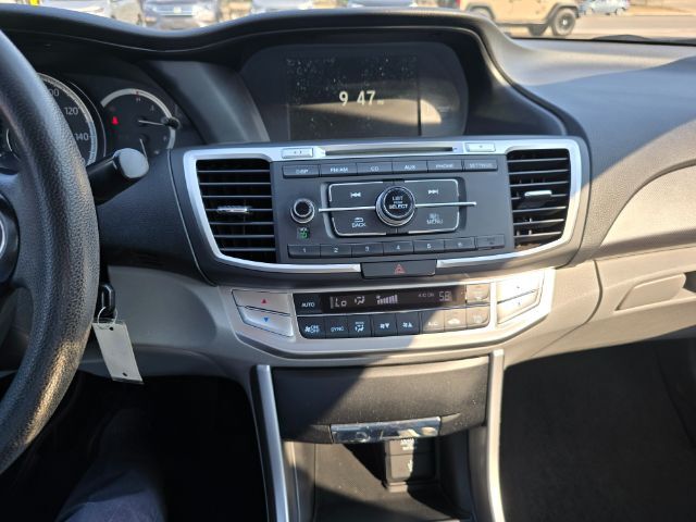 2015 Honda Accord LX photo 12