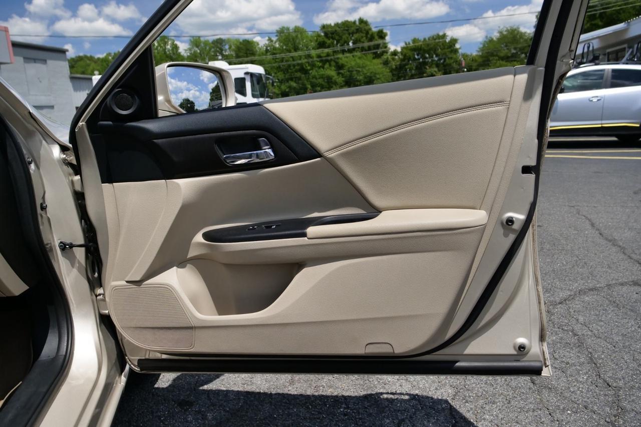 2015 Honda Accord Sedan EX / Sunroof / Remote Keyless Entry! High Point NC