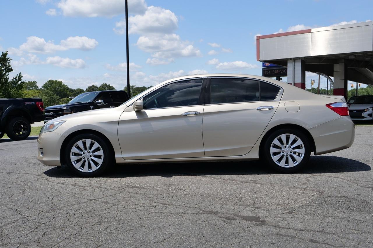 2015 Honda Accord Sedan EX / Sunroof / Remote Keyless Entry! High Point NC
