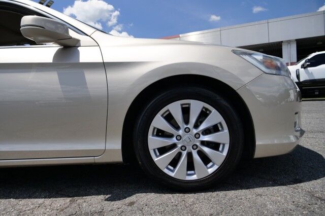2015 Honda Accord Sedan EX / Sunroof / Remote Keyless Entry! High Point NC
