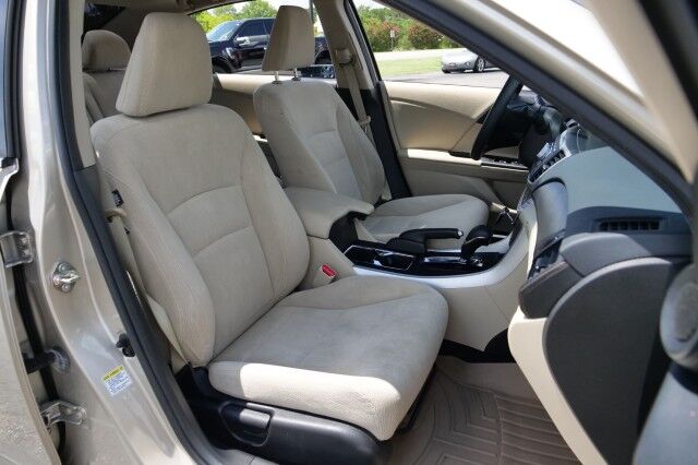 2015 Honda Accord Sedan EX / Sunroof / Remote Keyless Entry! High Point NC