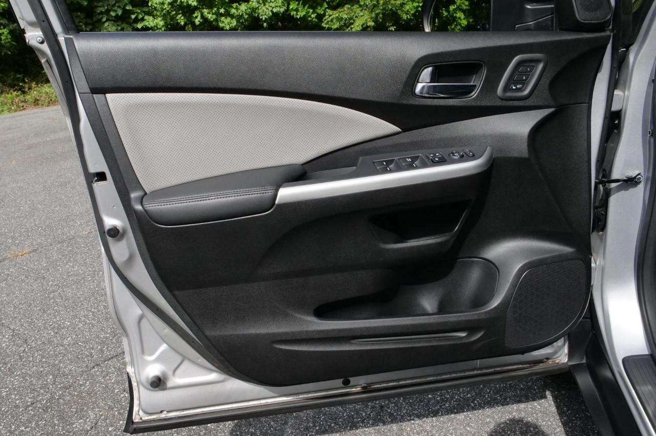 2015 Honda CR-V Touring / NAV / Heated Front Seats! Lincolnton NC