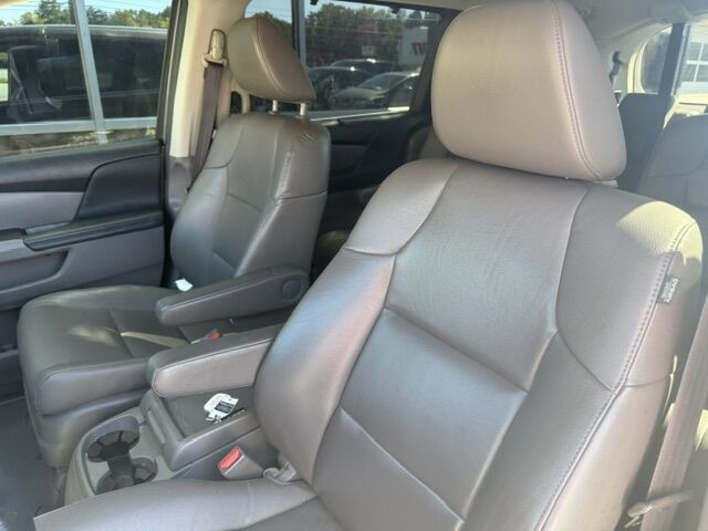 2015 Honda Odyssey EX-L - Photo 11