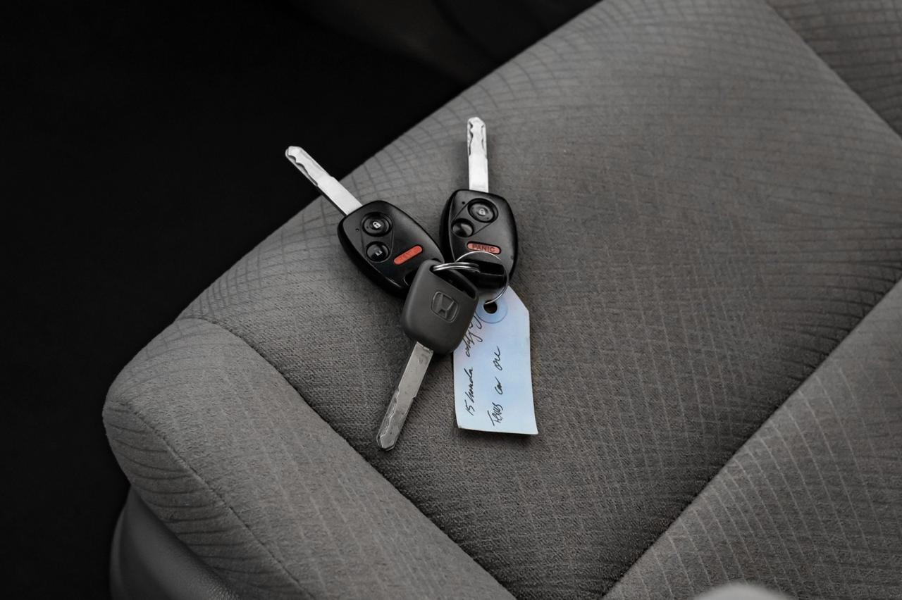 2015 Honda Odyssey LX THIRD ROW SEAT REAR CAMERA BLUETOOTH CRUISE CONTROL REMOTE KEYLESS ENTRY Carrollton TX