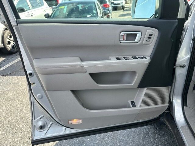 2015 Honda Pilot Touring Worcester MA